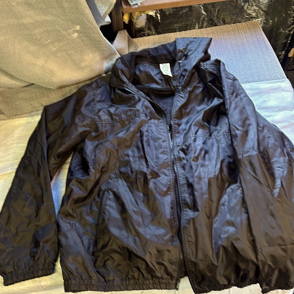 Windbreaker, New w/out tags, Men’s XL.